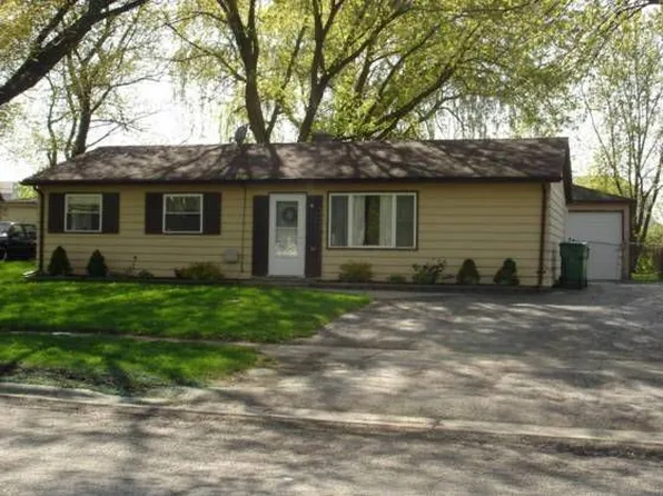 36616 N Beverly Ave, Gurnee, IL 60031