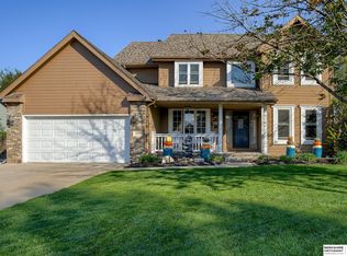2124 Liberty Ln, Papillion, NE 68133
