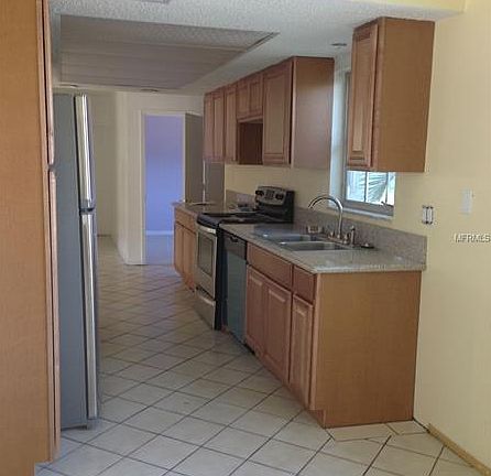 3rd image of 914 S Betty Ln