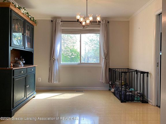 4th image of 1002 Touraine Ave