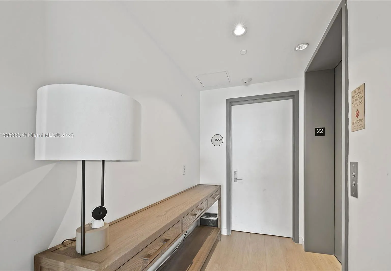 3 bed, 3.5 bath, 1634 sqft, $11,000 — Photo 2