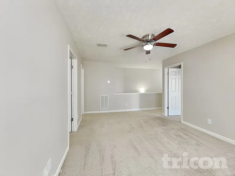125 Ivy Hill Ln — Photo 17