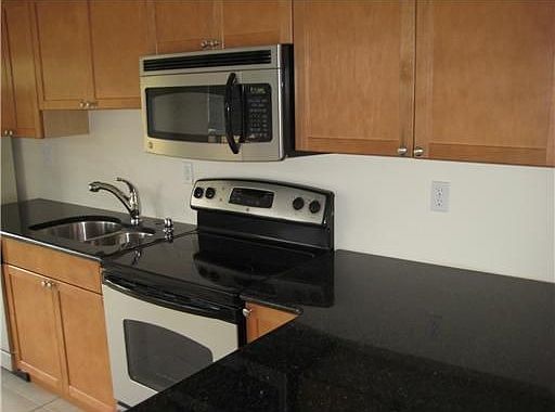 2nd image of 516 Kanuga Dr