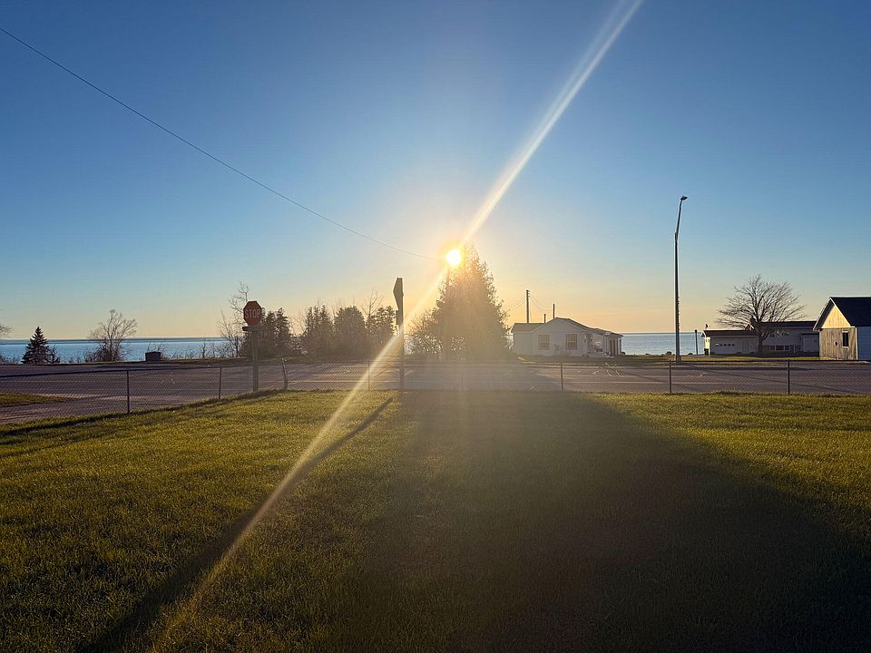 1st image of Grondin Rd