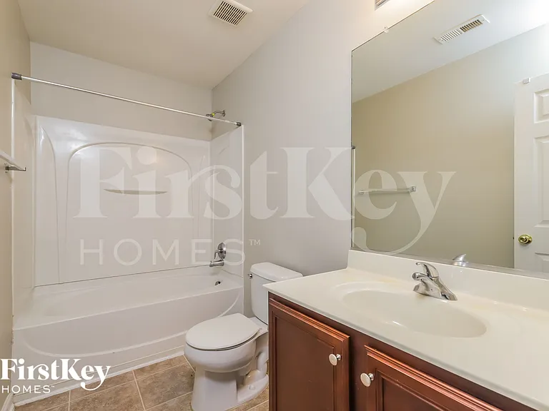 828 Peachtree Meadows Cir — Photo 14