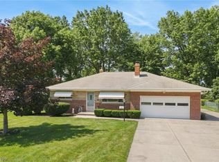 4366 W Ranchview Ave, North Olmsted, OH
