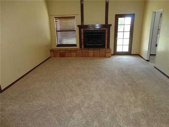 2nd image of 638 Agua Caliente Dr