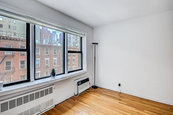 Rented by Mayell LLC | media 17