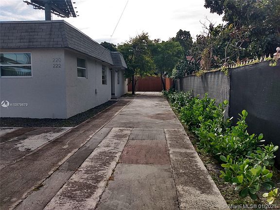 2nd image of 222 NW 39th St #222