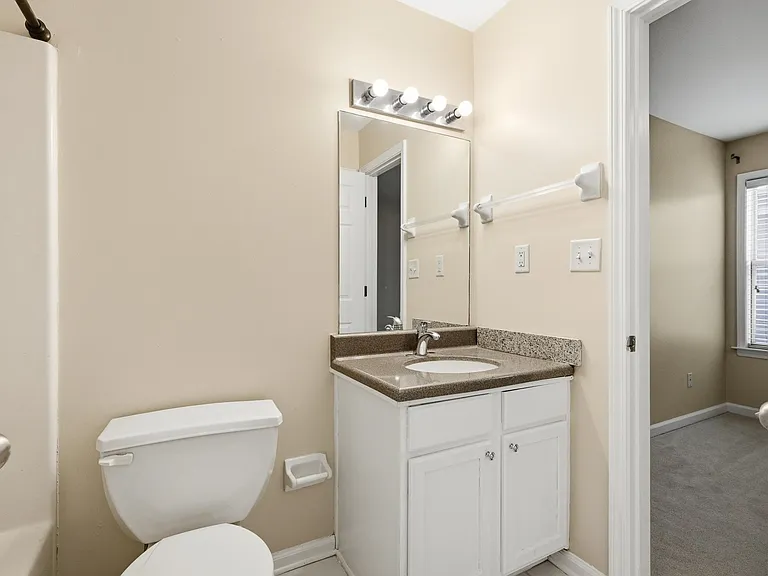 1277 Island Pl E — Photo 23