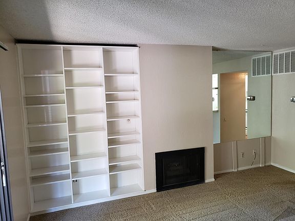 4th image of 461-1051 Fulton Ave #461
