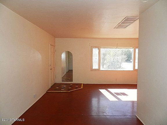 4th image of 2717 E Waverly St