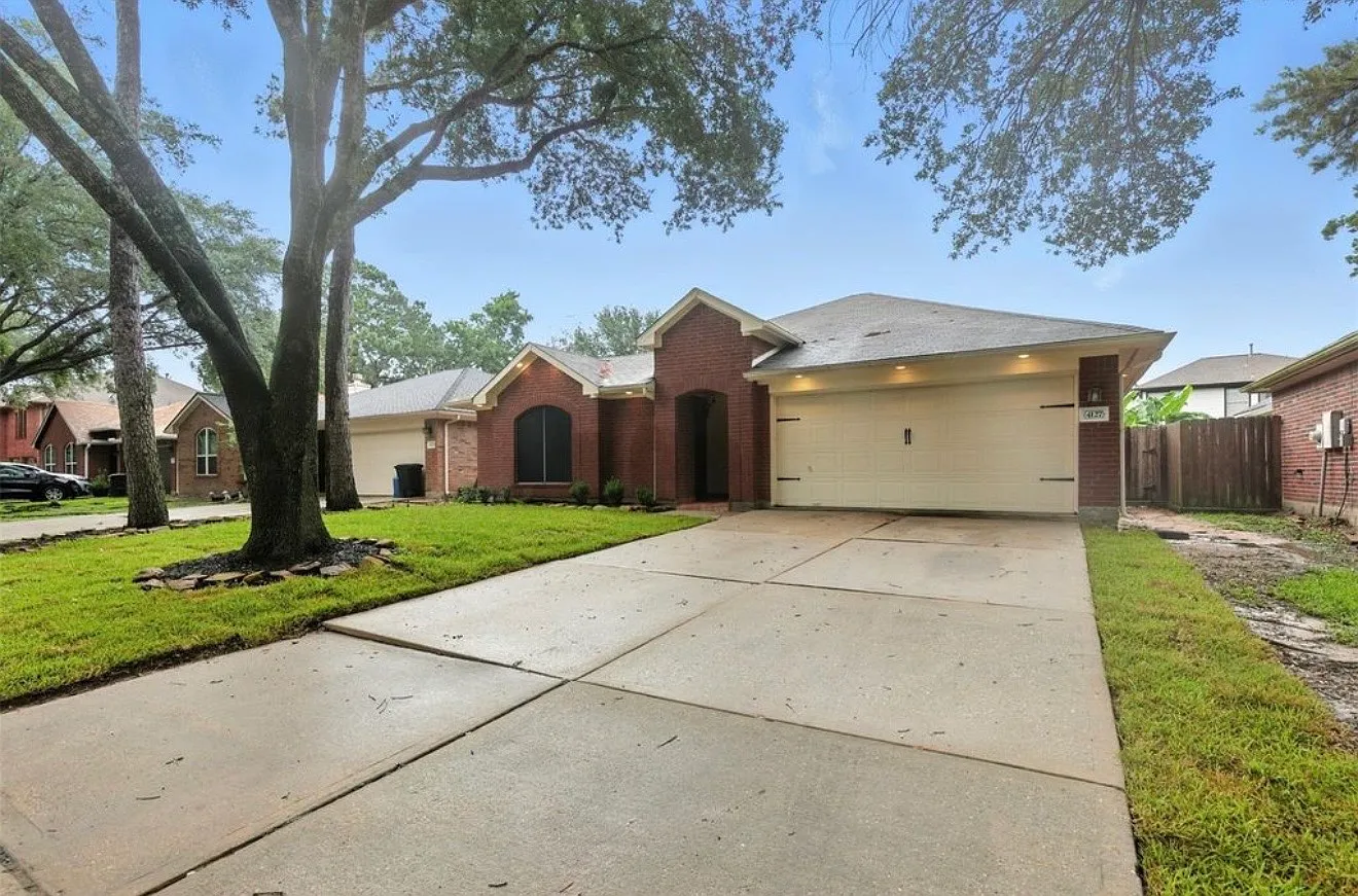 3 bed, 1667 sqft, $1,950 — Photo 2