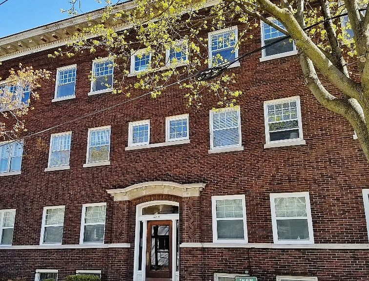 2314 E Wyoming Pl #D — Photo 1