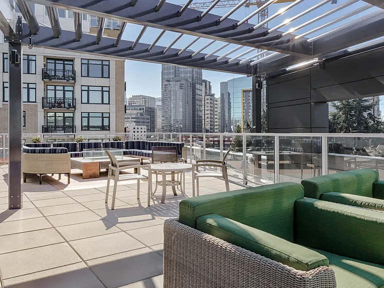 Rooftop Lounge