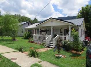 206 Helton St, Cumberland, KY 40823