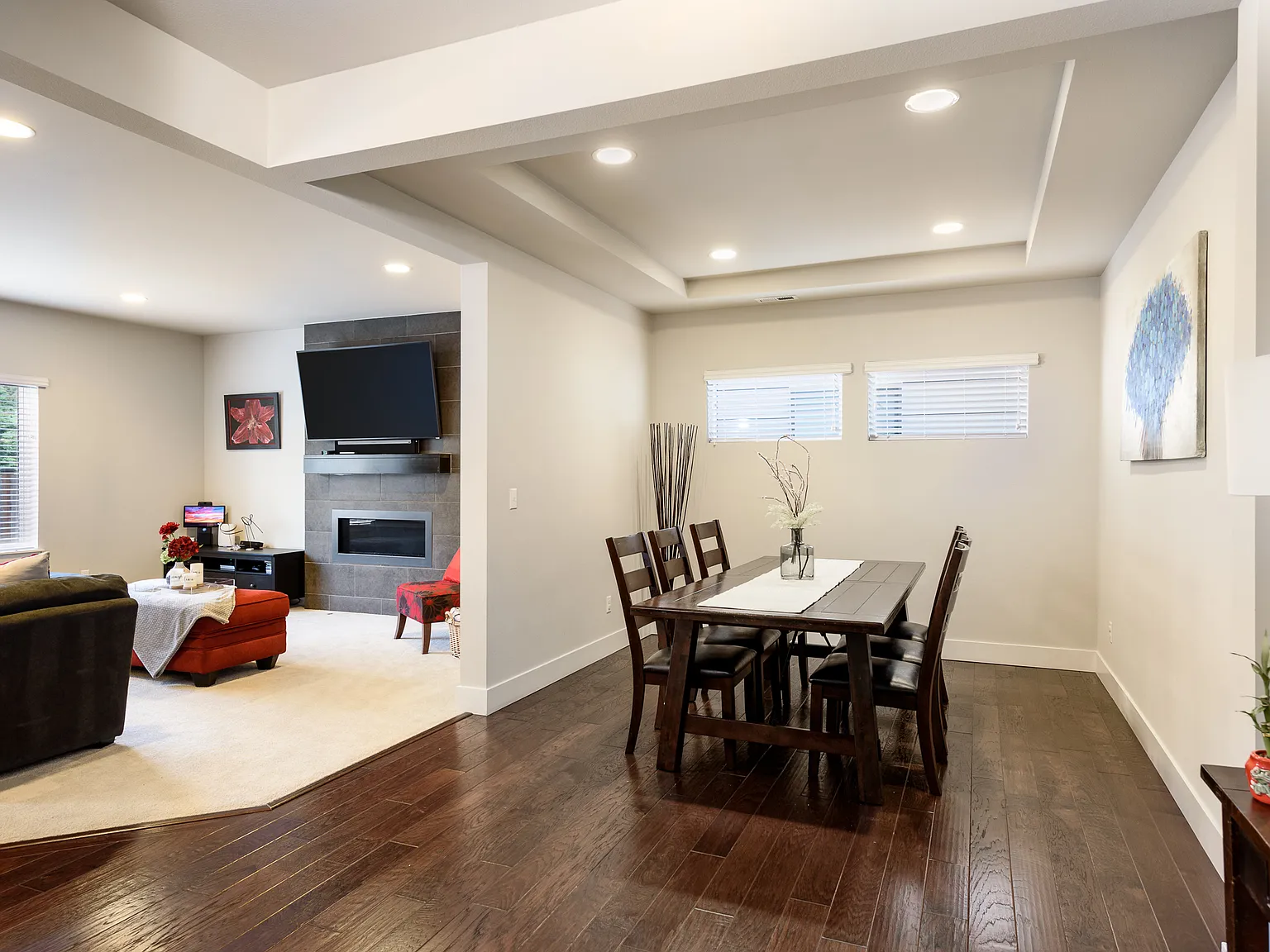 4 bed, 2.5 bath, 2353 sqft, $4,000 — Photo 4
