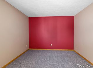 2133 Sandstone Dr, Jenison, MI 49428