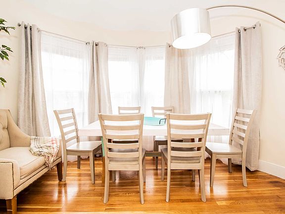 2nd image of 14 Chiswick Rd APT 3