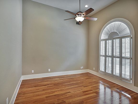 5th image of 145 Oconee Woods Trl