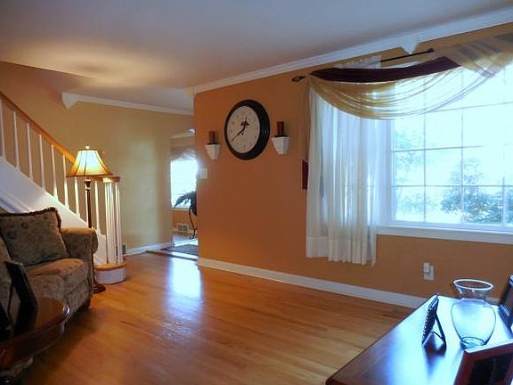 3rd image of 39 Blackstone Ave
