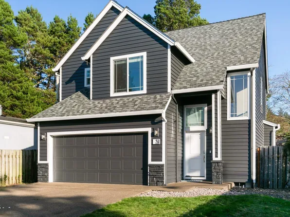 250 SE Hazelton Pl, Depoe Bay, OR 97341