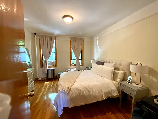 Rented by LRGNY Group, Inc. | media 25