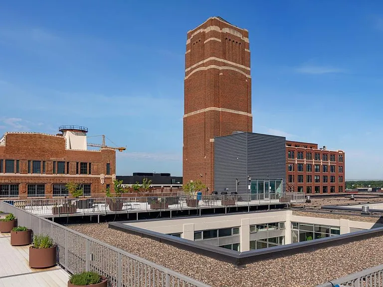 700 Washington Ave N #207 — Photo 32
