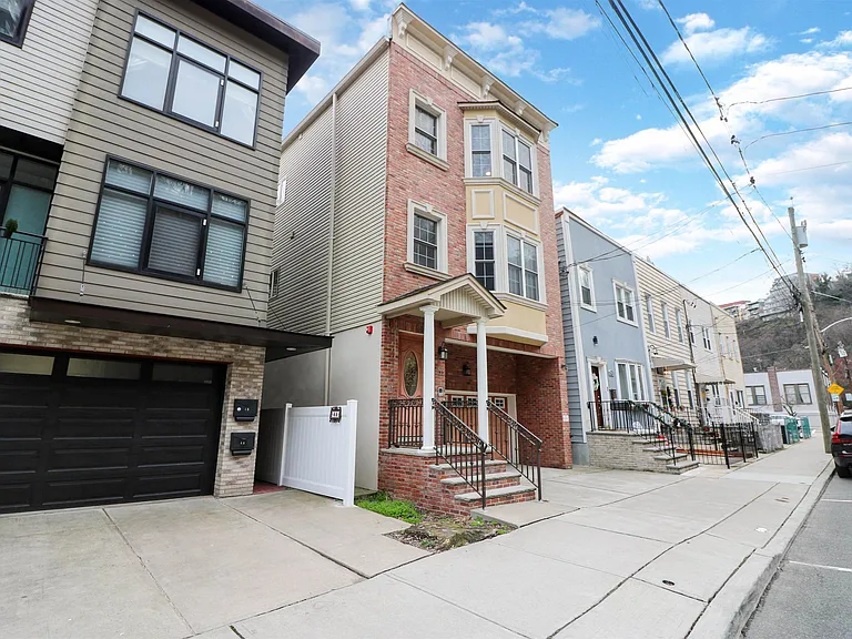 22 W 19th St #2 — Photo 25