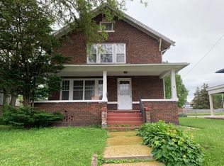 1009 W 4th St #1, Waterloo, IA 50702