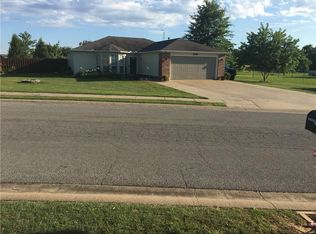 2209 S Harvey Wakefield Ave, Pea Ridge, AR 72751