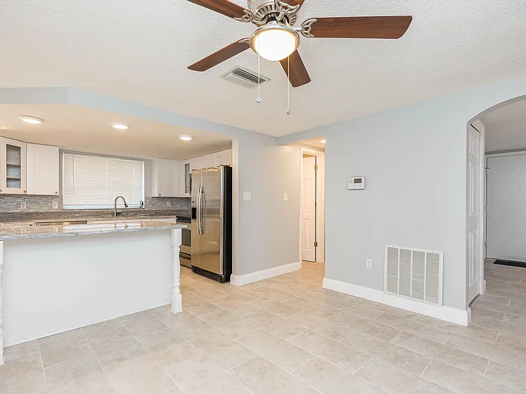 9016 Hunt Club Ln — Photo 13