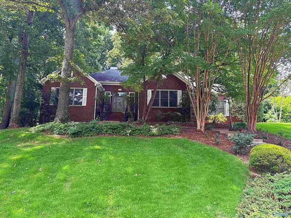 111 Glenmore Dr, Madison, AL 35757