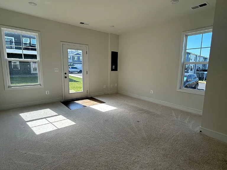 149 Choke Cherry Ct — Photo 4