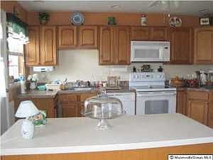 2nd image of 80 Cambridge Cir #B