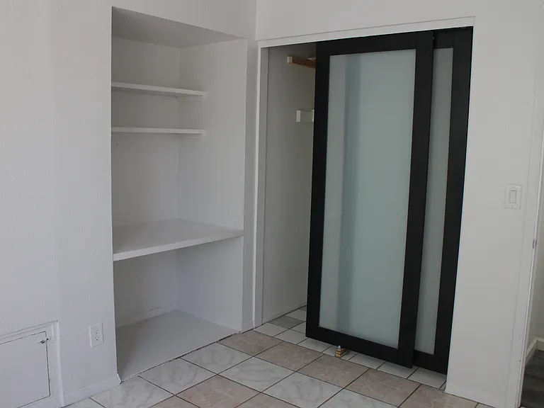 530 N Criss St — Photo 8