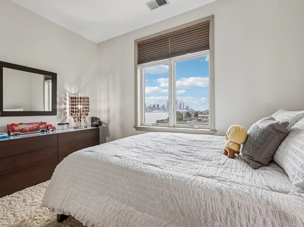 7400 River Road image 13 of 30