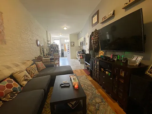 Rented by The InHouse Group | media 20