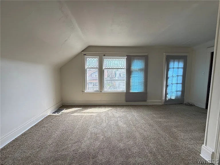 216 Newburgh Ave — Photo 10