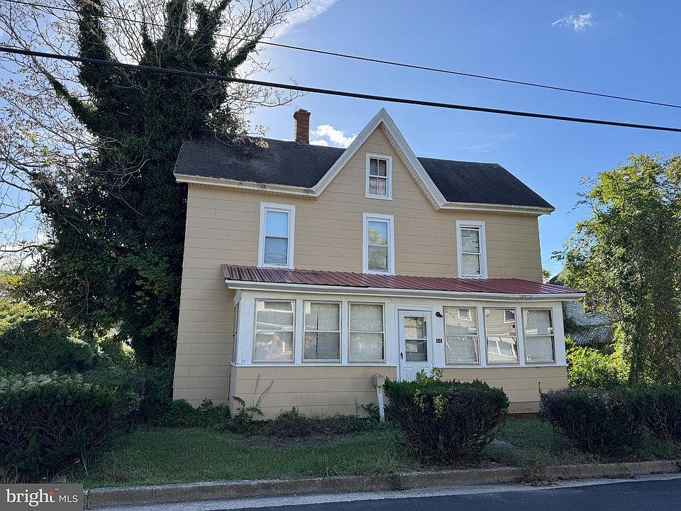 1st image of 111 N Ross St