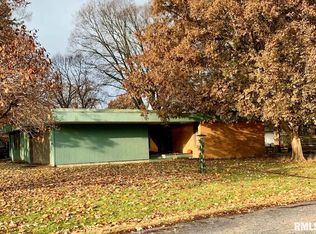 5 Barn Ln, Jacksonville, IL 62650