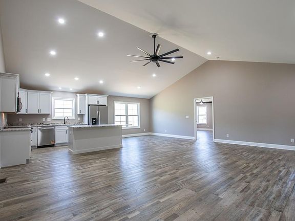 4th image of 17150 Sedona Dr