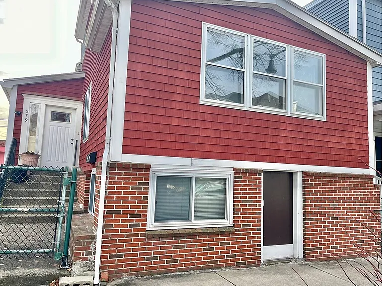 579 Bennington St #1 — Photo 14