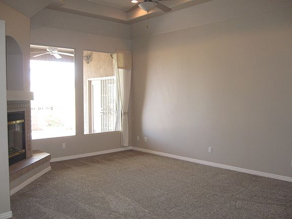 family room w/fireplace