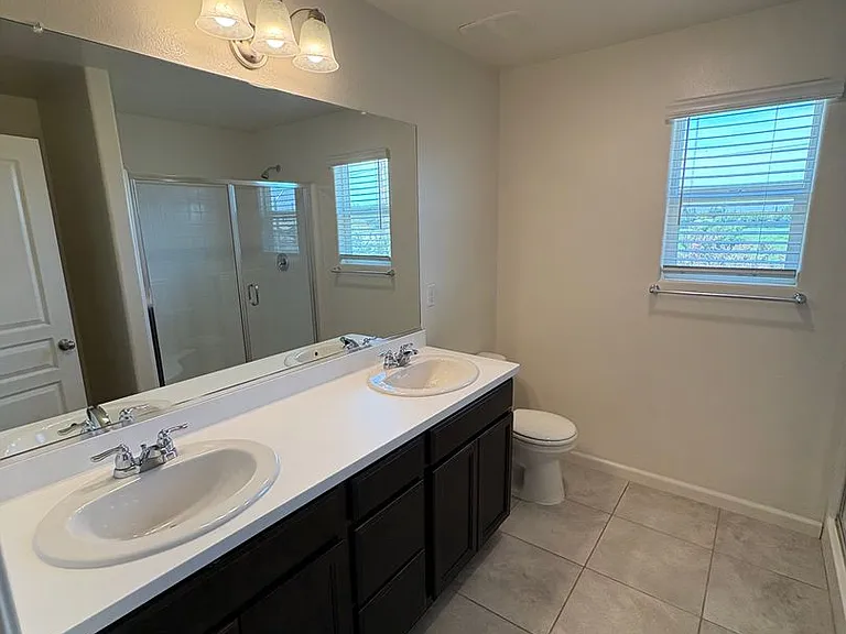 641 S Laguna St — Photo 16