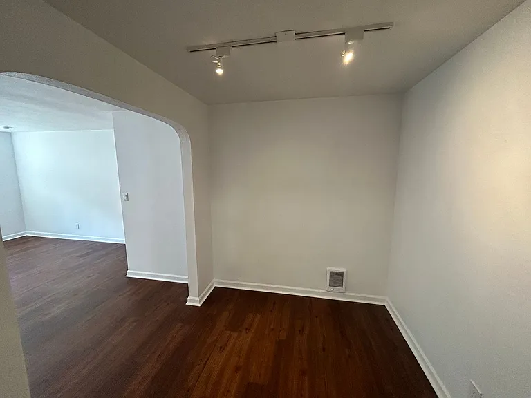 801 South Adams Street — Photo 8