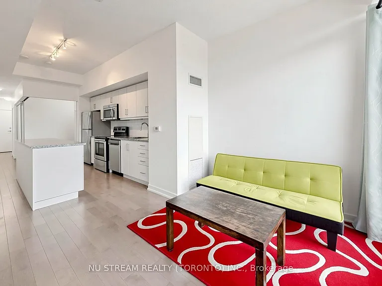 10 Willison Sq #708 — Photo 2