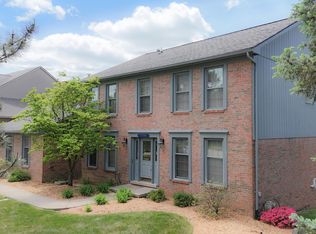 37201 Chesapeake Rd, Farmington Hills, MI 48335