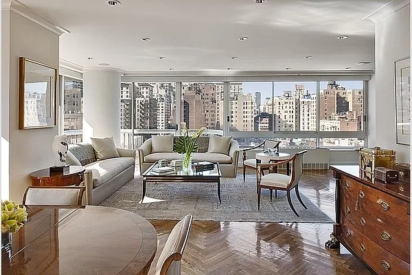 Rented by Level Group | media 2