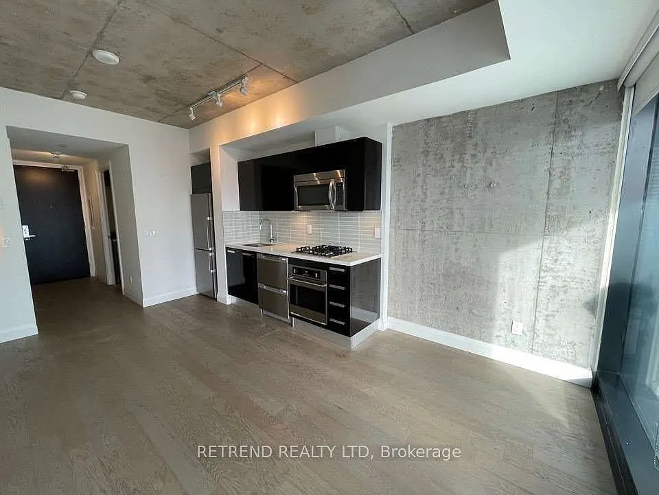 Studio, $2,000 — Photo 2